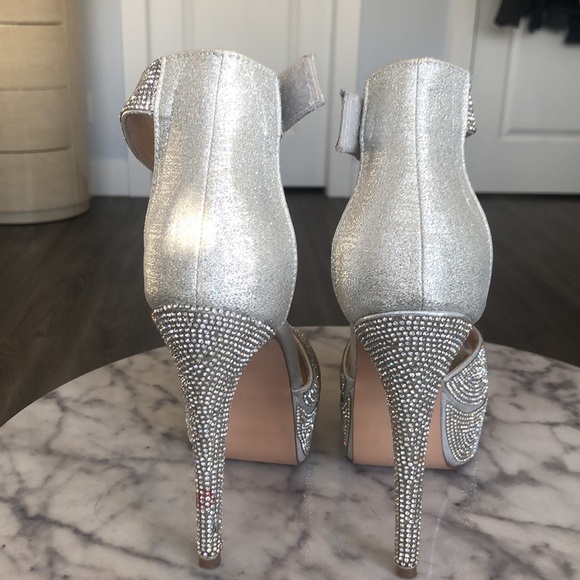 Silver stone studded 5 inch part heel, US size 8 - Picture 6 of 7